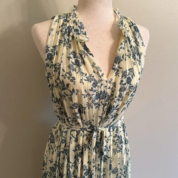 LOFT Light Yellow and Blue Floral Pleated Dress in XS/S - Picture 3 of 11